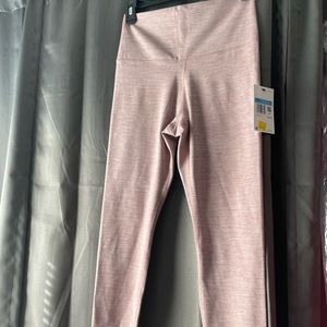 NWT Nike yoga luxe dri-fit leggings size Med.